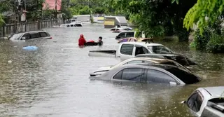 ব্যাংককে ভয়াবহ বন্যা, প্রাণহানি বেড়ে ৪০